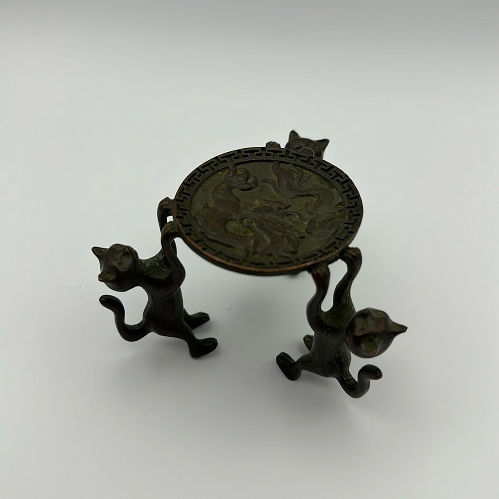 Vintage Style Miniature Brass Sculpture 3 Cat Table Figurine - Picture 1 of 5